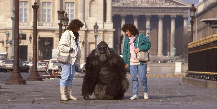 Jacques Gastineau - Animatronic Gorilla in the streets of paris 